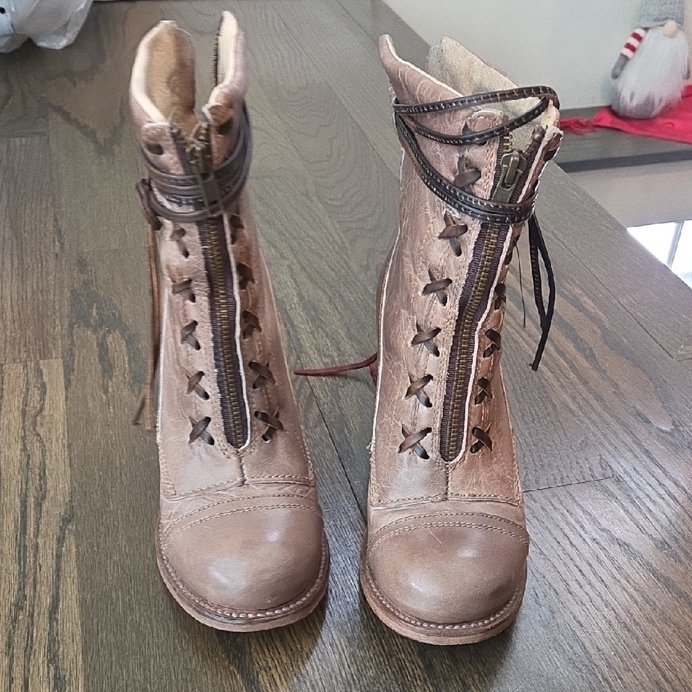 Stylish Tan Leather Women's Boots Freebird
